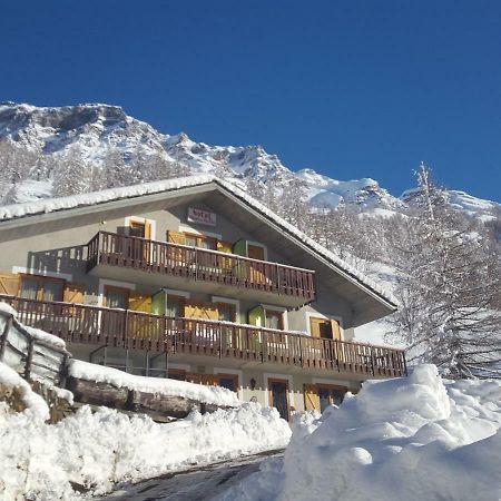 Hotel Maison Des Myrtilles Valgrisenche Exterior foto