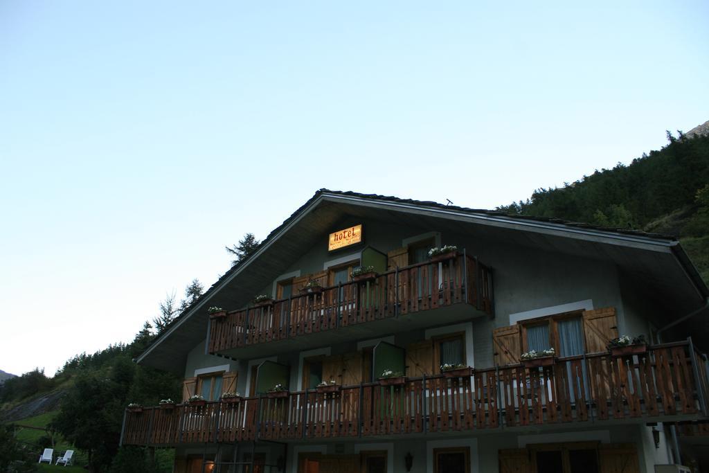 Hotel Maison Des Myrtilles Valgrisenche Exterior foto