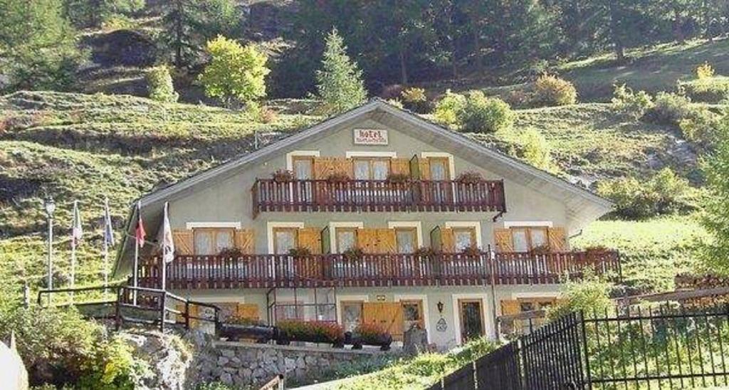 Hotel Maison Des Myrtilles Valgrisenche Exterior foto